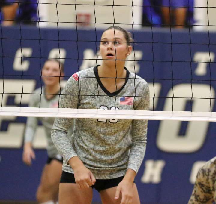 Lucy Falk overcomes broken bones, is No. 2 attacker in WDA