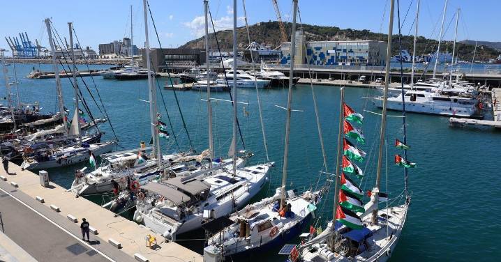 Cinco de los barcos de la Flotilla de Gaza dan marcha atrás y vuelven de nuevo al puerto de Barcelona