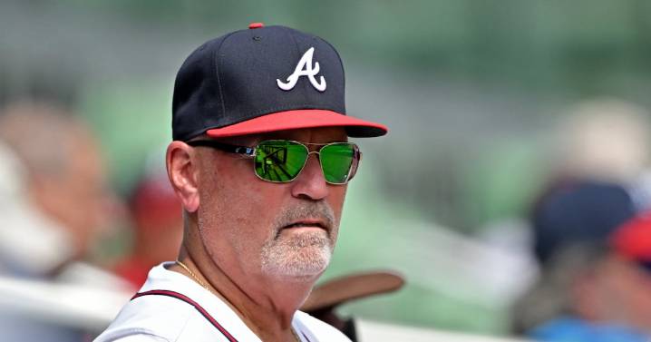 VOTE: Should Brian Snitker return as Braves manager, or not?