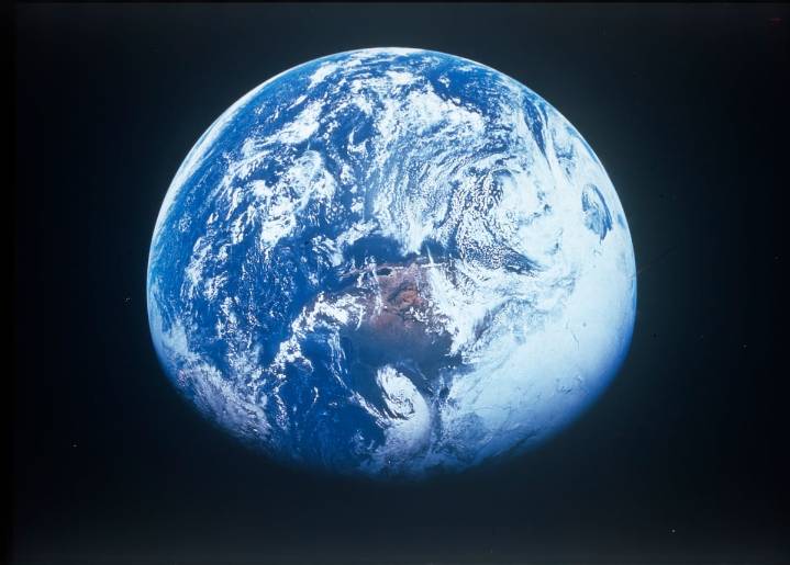 La Tierra pierde su equilibrio: el norte del planeta se está oscureciendo