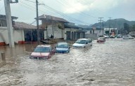 Tormenta inunda calles; crecen ríos en San Cristóbal