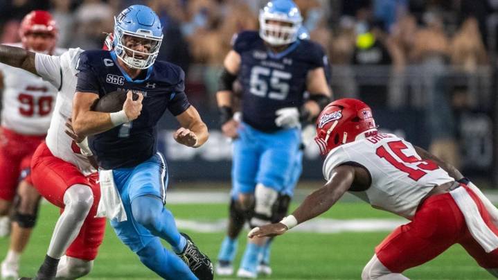 Monarchs reach 100 wins in rain-soaked battle against Liberty