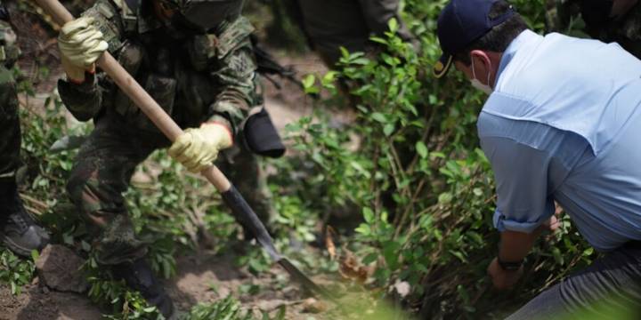 Precandidatos presidenciales debaten tras la descertificación antidrogas de EE. UU. a Colombia