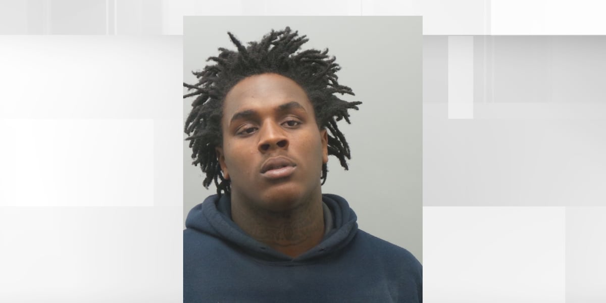 WANTED: St. Louis police searching for ‘armed & dangerous’ man