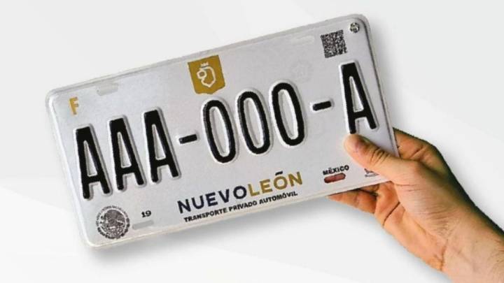 Fuertes lluvias en NL provocan pérdida de placas: conoce el costo de la reposición