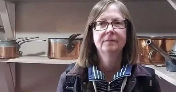 Tributes paid to 'lovely' Glasgow mum found dead after disappearing from beach in Greece