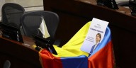 Miguel Uribe Londoño se sentó en la curul de su hijo asesinado y agradeció que se honre su memoria: “Su vida y su ejemplo no han sido en vano”