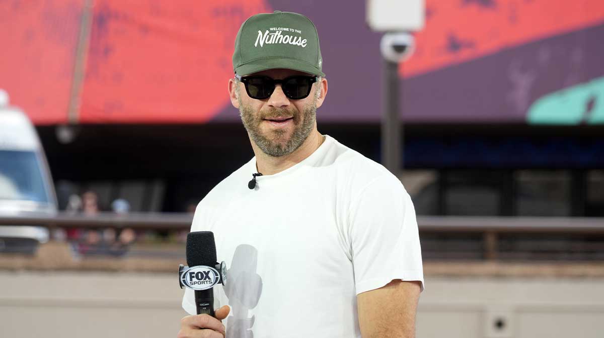 Patriots stars Tom Brady and Rob Gronkowski give Julian Edelman heartfelt Hall of Fame messages