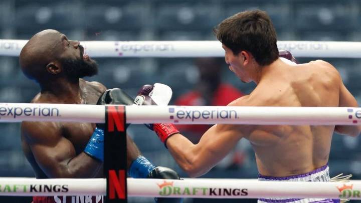 Marco Verde extiende su invicto con polémico nocaut técnico sobre Sona Akale