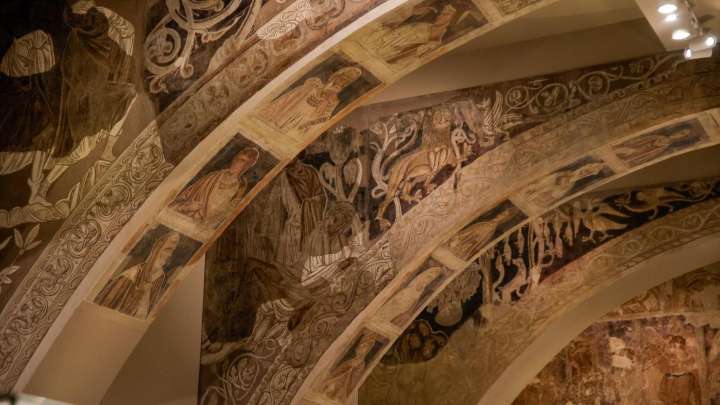 El MNAC se opone a cumplir el calendario establecido para ceder las pinturas del Monasterio de Sijena
