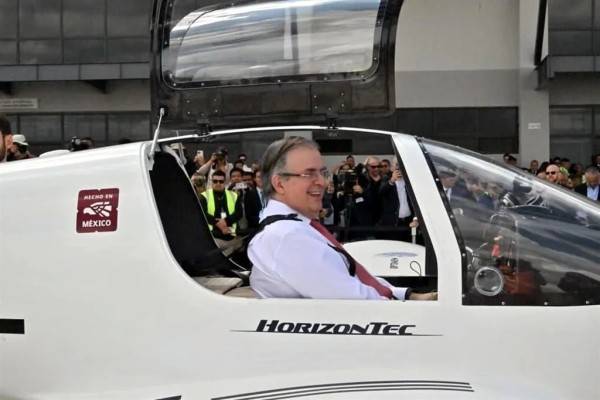 Regresa México a la fabricación de aeronaves