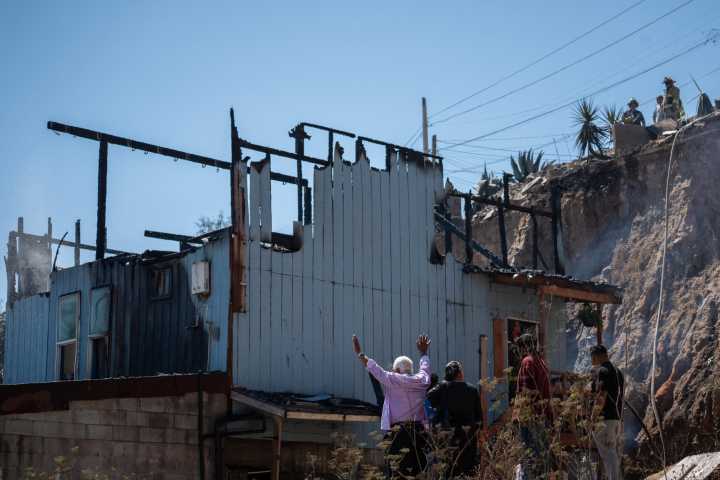Pastor pierde su casa en incendio en la Divina Providencia: “Lo material Dios lo va a suplir”