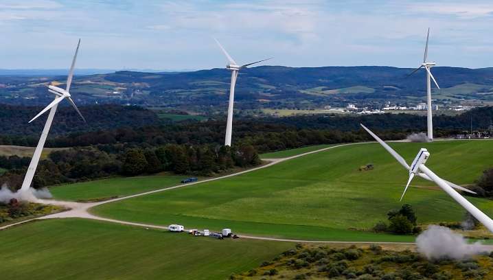 See spectacular video of 7  huge wind turbines being blown up in Madison County