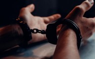 Intenta asaltar veterinaria con cuchillo en Iztapalapa y lo detienen