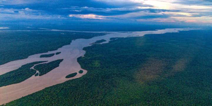 Guyana denunció que una embarcación con material electoral fue atacada en el Esequibo desde Venezuela