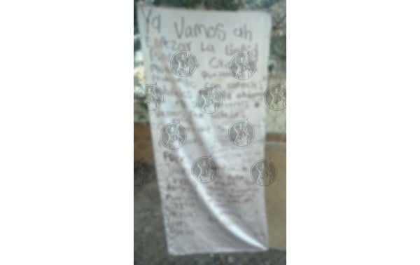 Dejan narcomanta en secundaria; amenazan a policías por proteger a ‘Doblados’