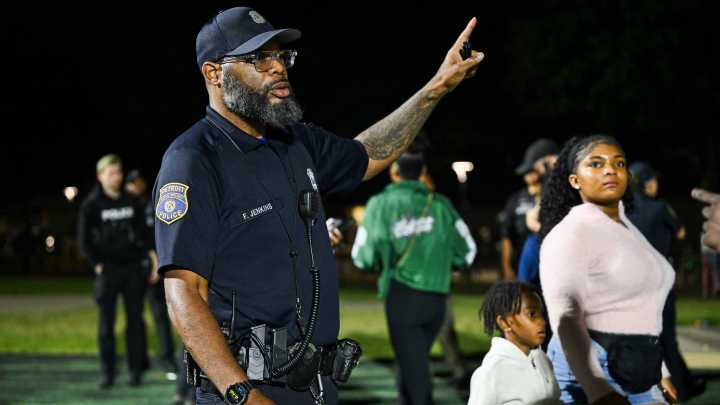 Police suspend Cass Tech-King football game because of…