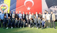 Edson Álvarez ya tiene técnico: Fenerbahçe anuncia al sucesor de Mourinho