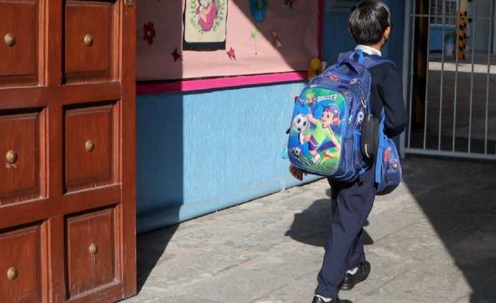 Regresan a clases 24 millones de alumnos en México con operativos de seguridad y recomendaciones de salud