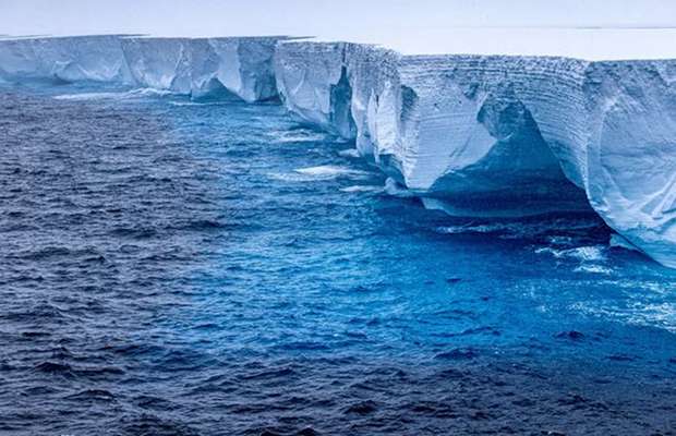Uno de los icebergs más grandes del mundo se desintegra en la Antártida