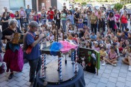Paellada, títeres y cabezudos en las fiestas de los barrios de Gijón