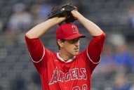 Deadspin | Report: Angels RHP Kyle Hendricks to retire after season