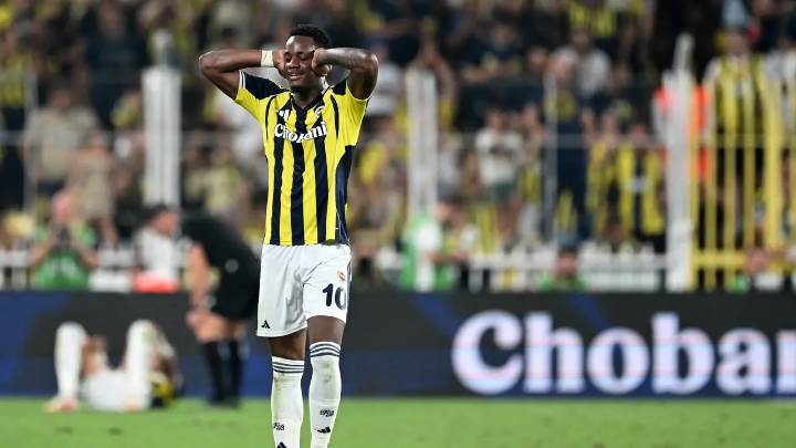 "Es grave": se reportó un nuevo problema para Jhon Durán en Fenerbahçe