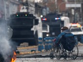 Disturbios durante romería al Cementerio General en Santiago dejan 57 detenidos
