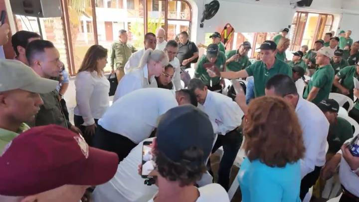 Angustioso momento en que empresario del café sufre un infarto; gobernadora del Valle tuvo que brindarle primeros auxilios