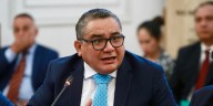Un sector de la Fiscalía es parte de una organización criminal, asegura Juan José Santiváñez