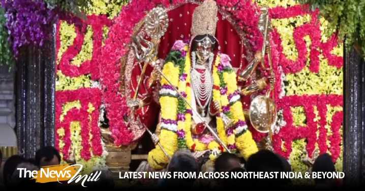 Delhi: Morning aarti offered at Shree Adya Katyayani Shaktipeeth Mandir on seventh day of Navratri