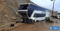 Violento choque de bus con 45 pasajeros a bordo se registró en Cuesta Chinchorro: conductor falleció