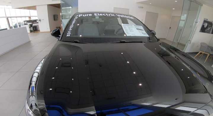 Tampa dealerships see EV sales soar ahead of $7500 tax credit cutoff