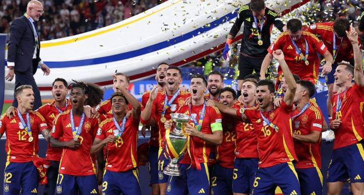 Los trofeos de la Selección Española de Fútbol recorrerán los centros educativos canarios