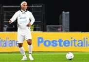 Ronaldinho será el encargado de entregar el Balón de Oro