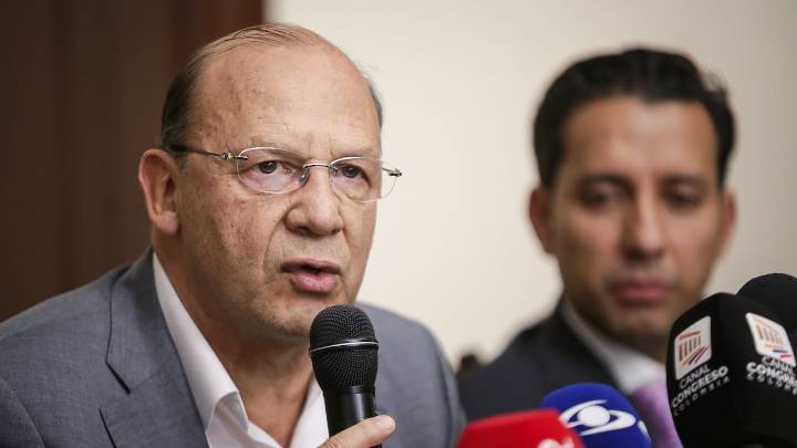 El ministro de Hacienda, Germán Ávila, radica la reforma tributaria en la Cámara de Representantes