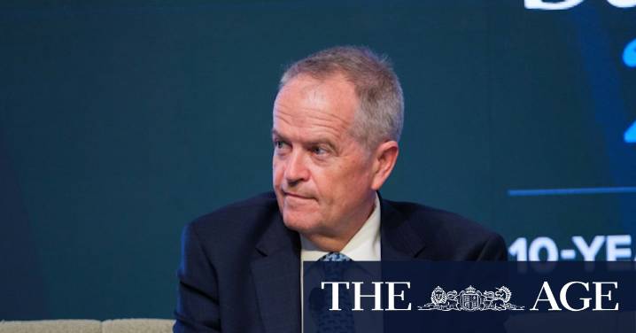 Australian universities: Shorten calls for short courses to replace three