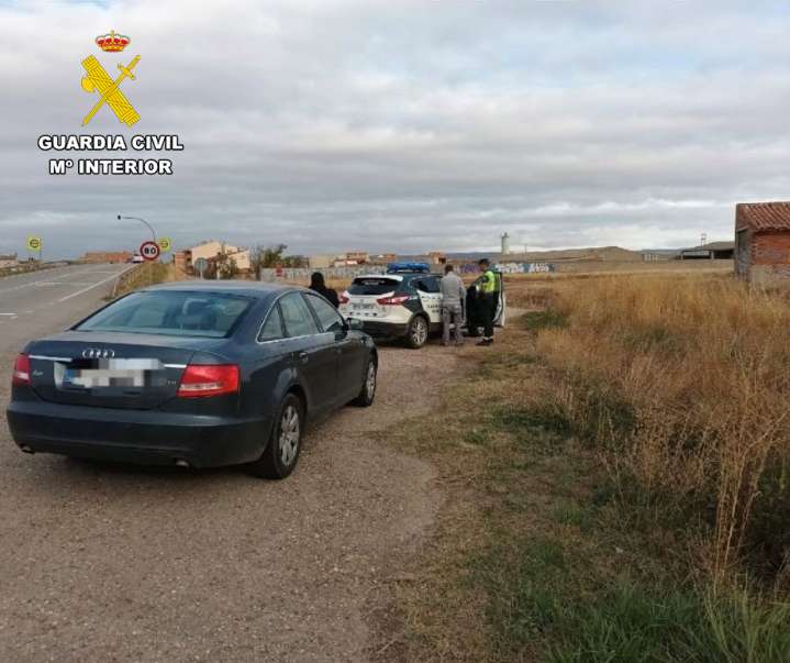 La Guardia Civil intercepta dos vehículos cuyos conductores circulaban a más del doble de la velocidad máxima permitida en la vía