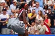 Naomi Osaka defeats Coco Gauff at the US Open to reach her first major quarterfinal since 2021