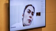 Policía incauta celular de Epa Colombia durante inspección sorpresa en estación de Carabineros