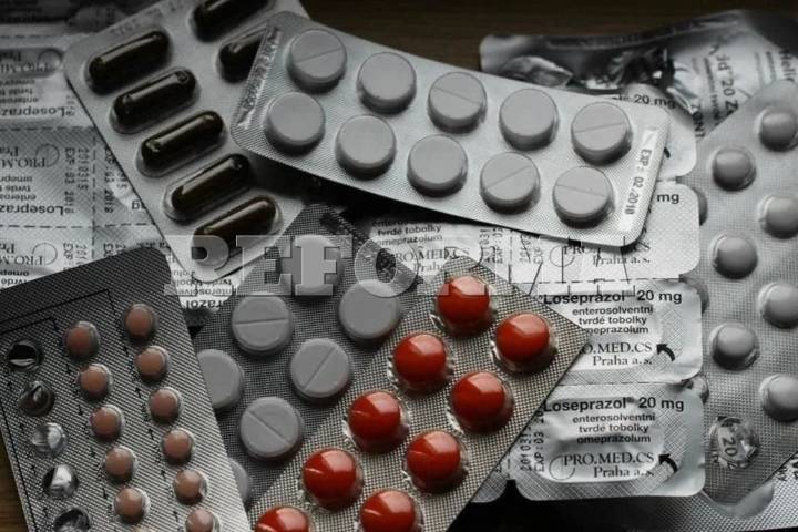 Admite Sheinbaum deuda con farmacéuticas