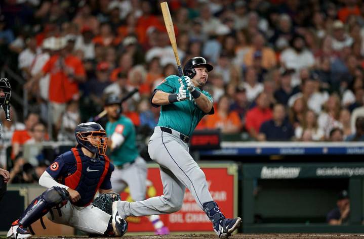 Seattle Mariners Sweep Astros With 7-3 Victory On Sunday