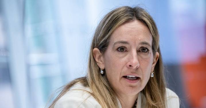 Archives errs in releasing too much of Mikie Sherrill's military record to her opponent in governor's race