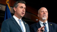 Lawmakers unveil bipartisan measure to ban stock trading by members of Congress