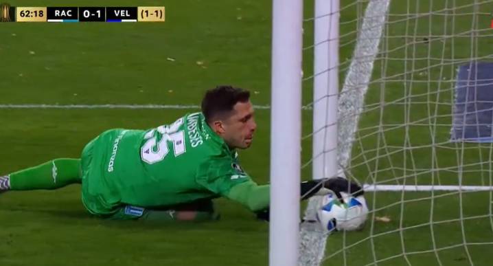 Gol anulado a Vélez vs. Racing por Copa Libertadores 2025 