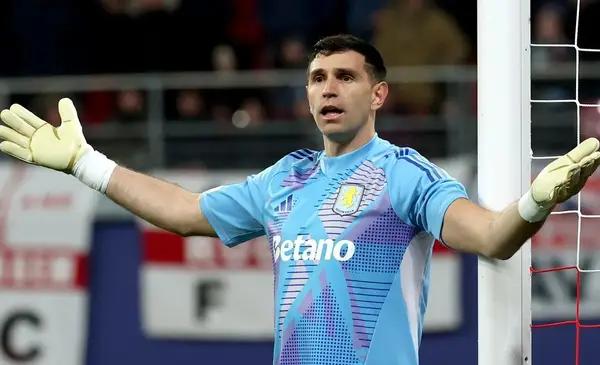 Golpazo para Dibu Martínez en la gala del Balón de Oro: afuera del Top 5