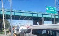 Transportistas bloquean Calzada Ignacio Zaragoza por ola de robos violentos