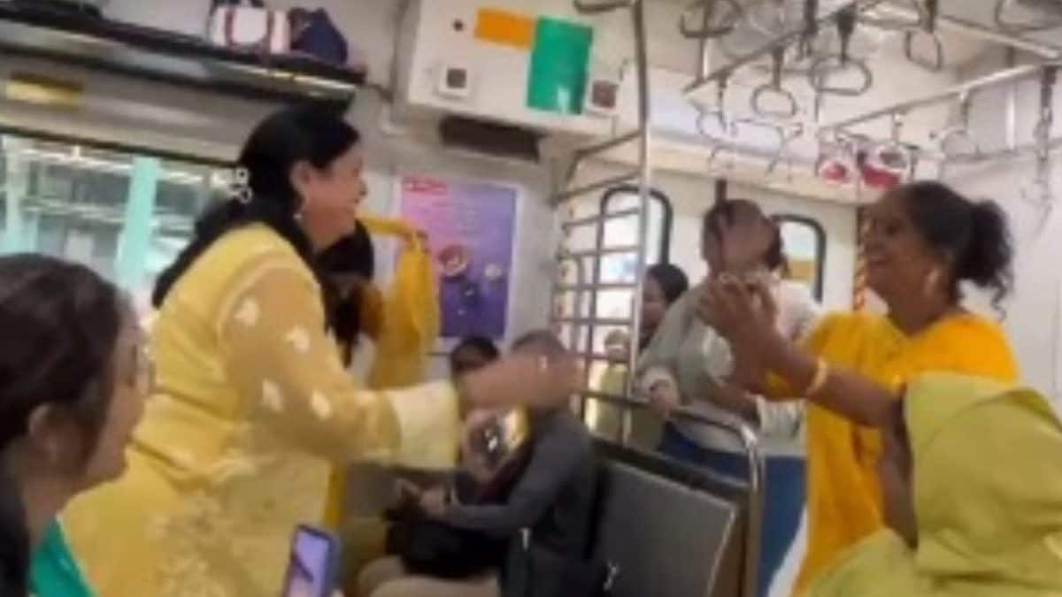 ‘Garba, Dandiya Aur Bahut Saara Fun’: Women Turn Mumbai Local Into ‘Navratri Special’ With This Song