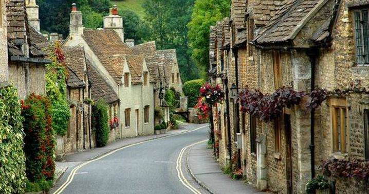 Cotswolds village named 'prettiest ever' but is lacking two key things