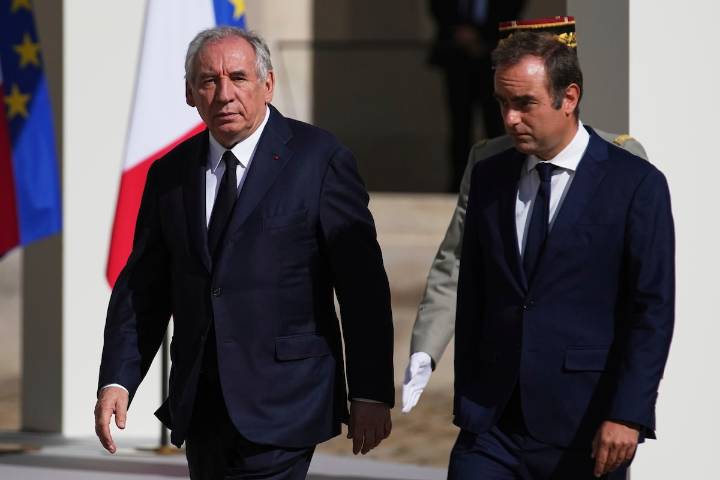 France faces political uncertainty ahead of vote of confidence